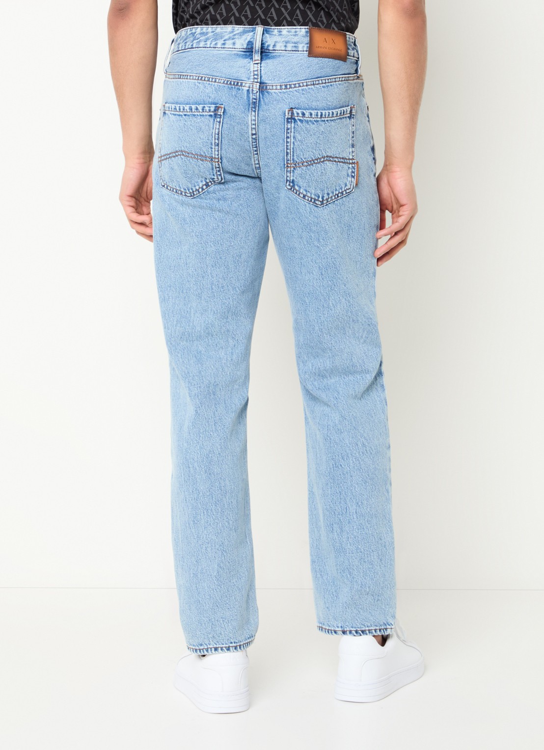 Armani Tapered fit jeans met steekzakken - achterkant lichtblauw