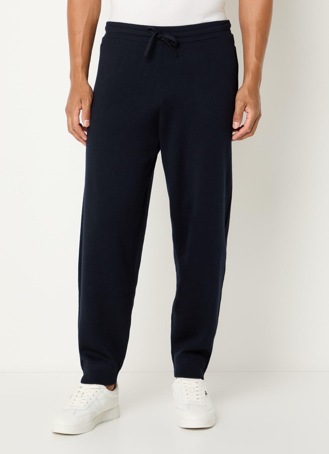 Armani Tapered fit joggingbroek in scheerwolblend - detail 4 donkerblauw
