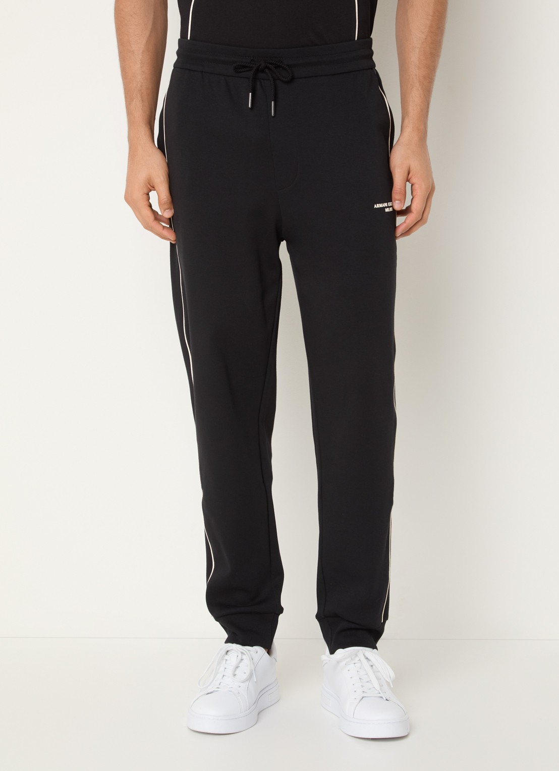 Armani Tapered fit joggingbroek met logo en steekzakken - detail 2 black-uc001