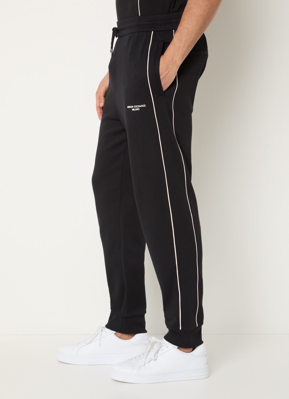 Armani Tapered fit joggingbroek met logo en steekzakken - detail 3 black-uc001