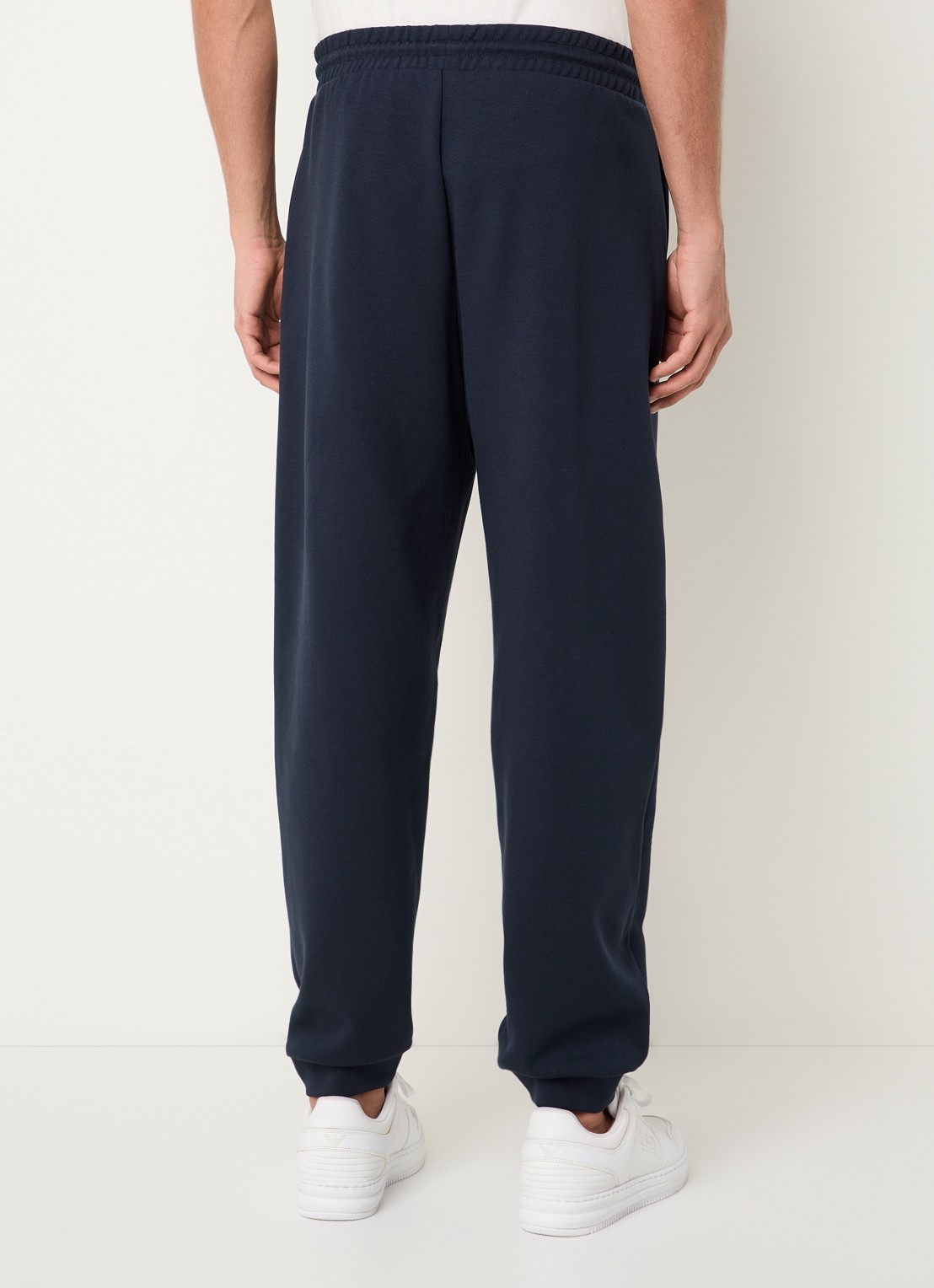 Armani Tapered fit joggingbroek met logo en steekzakken - achterkant donkerblauw