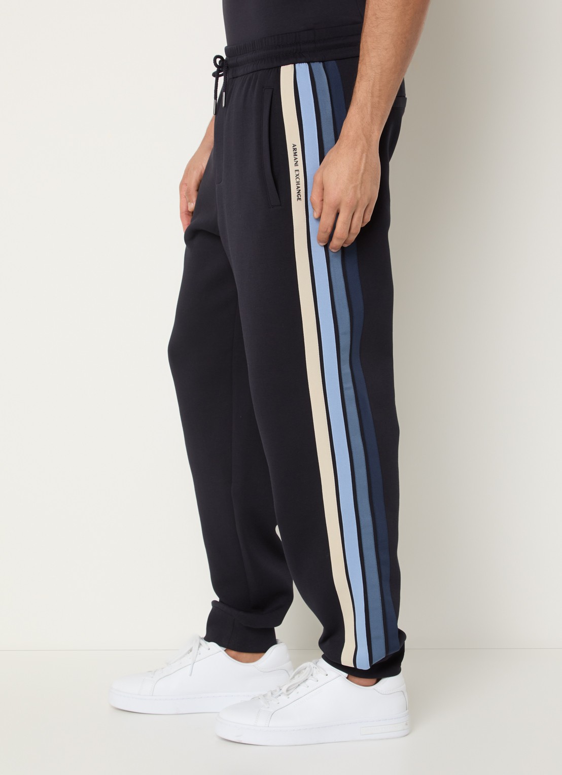 Armani Tapered fit joggingbroek met logo - detail 2 donkerblauw