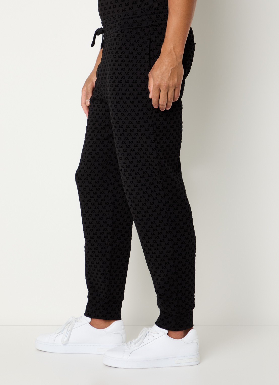 Armani Tapered fit joggingbroek met logo - detail 5 zwart