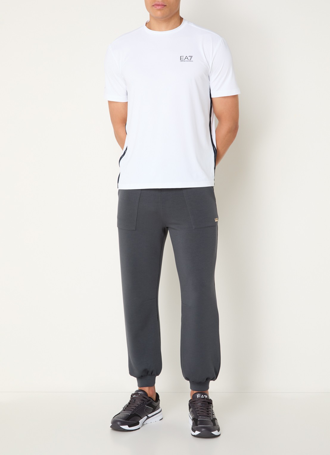 Armani Tapered fit joggingbroek met logo - voorkant 5 donkergrijs