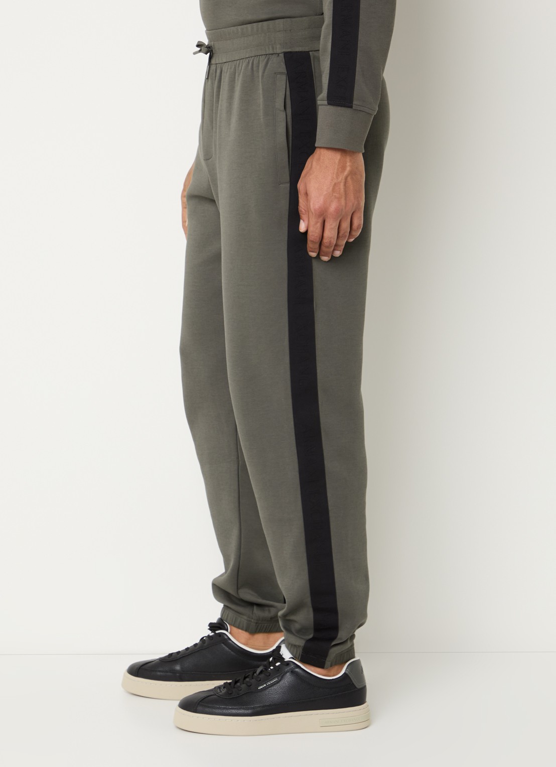 Armani Tapered fit joggingbroek met logoband met steekzakken - detail 5 olijfgroen