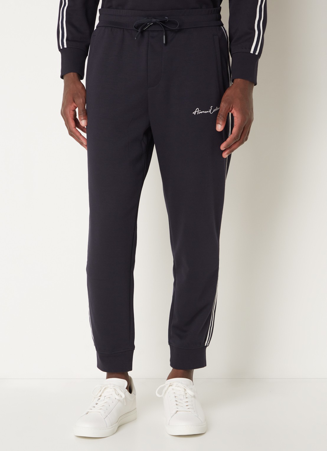 Armani Tapered fit joggingbroek met logoborduring en steekzakken - detail 2 donkerblauw