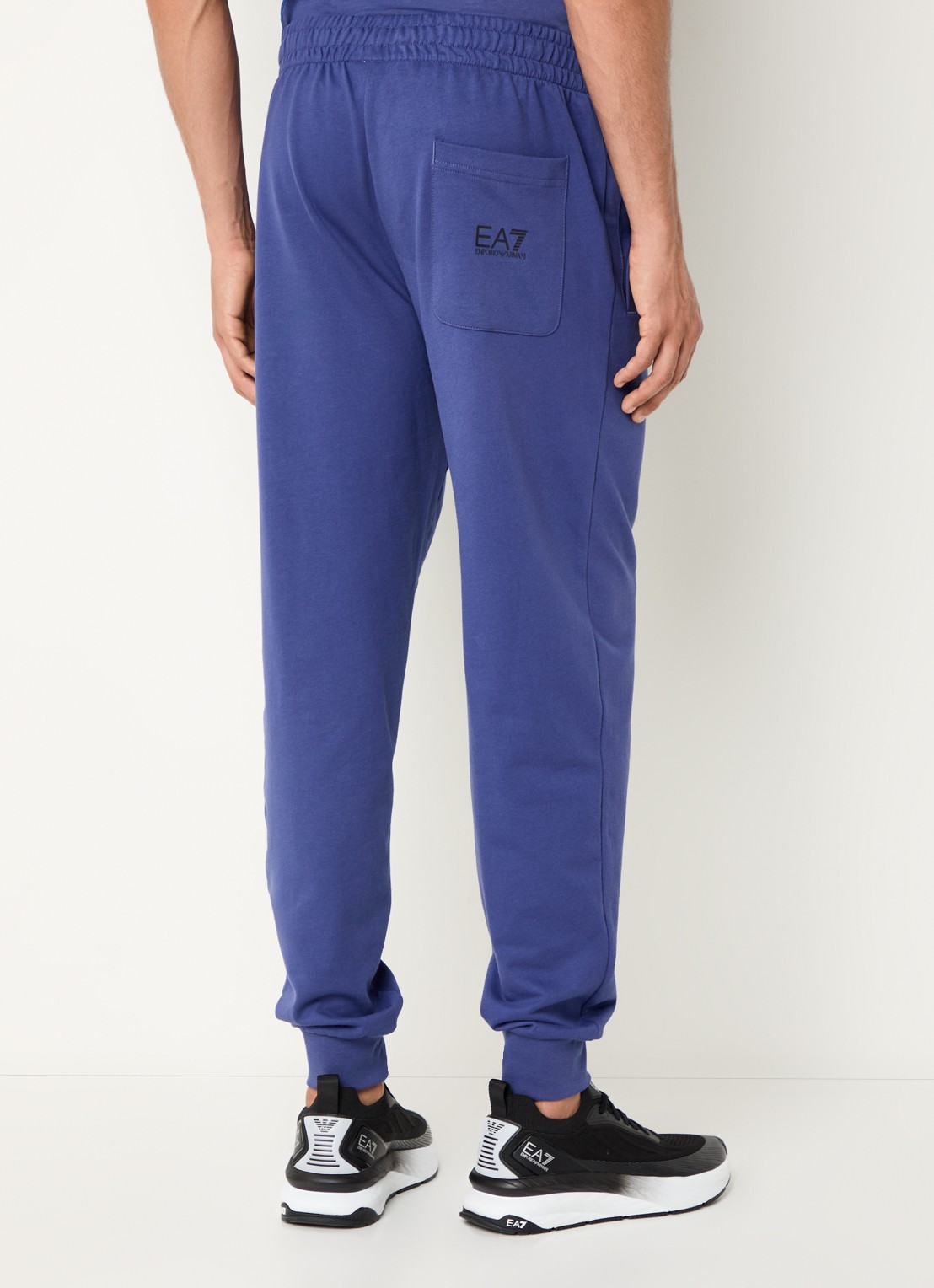 Armani Tapered fit joggingbroek met logoprint en steekzakken - achterkant 5 kobaltblauw