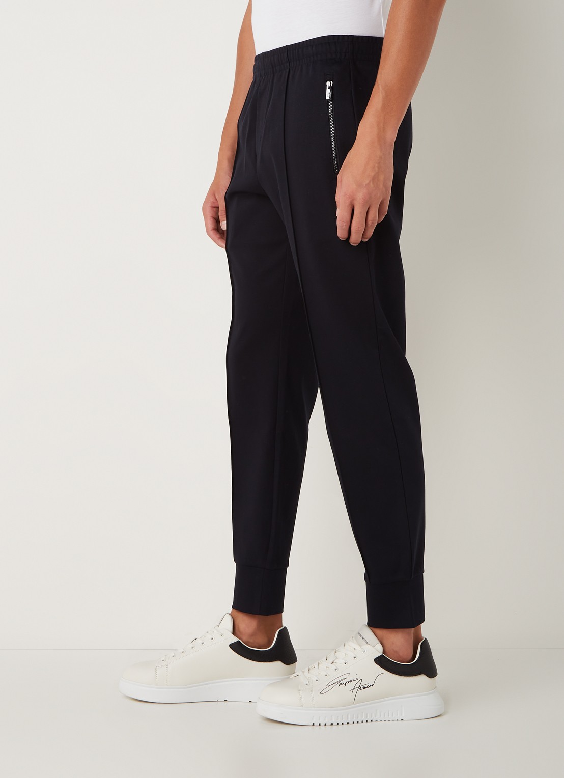 Armani Tapered fit joggingbroek met persplooi - detail 2 donkerblauw