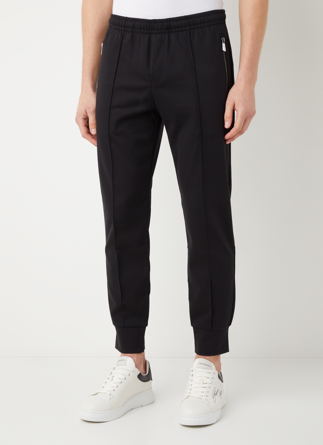 Armani Tapered fit joggingbroek met persplooi - detail 4 zwart