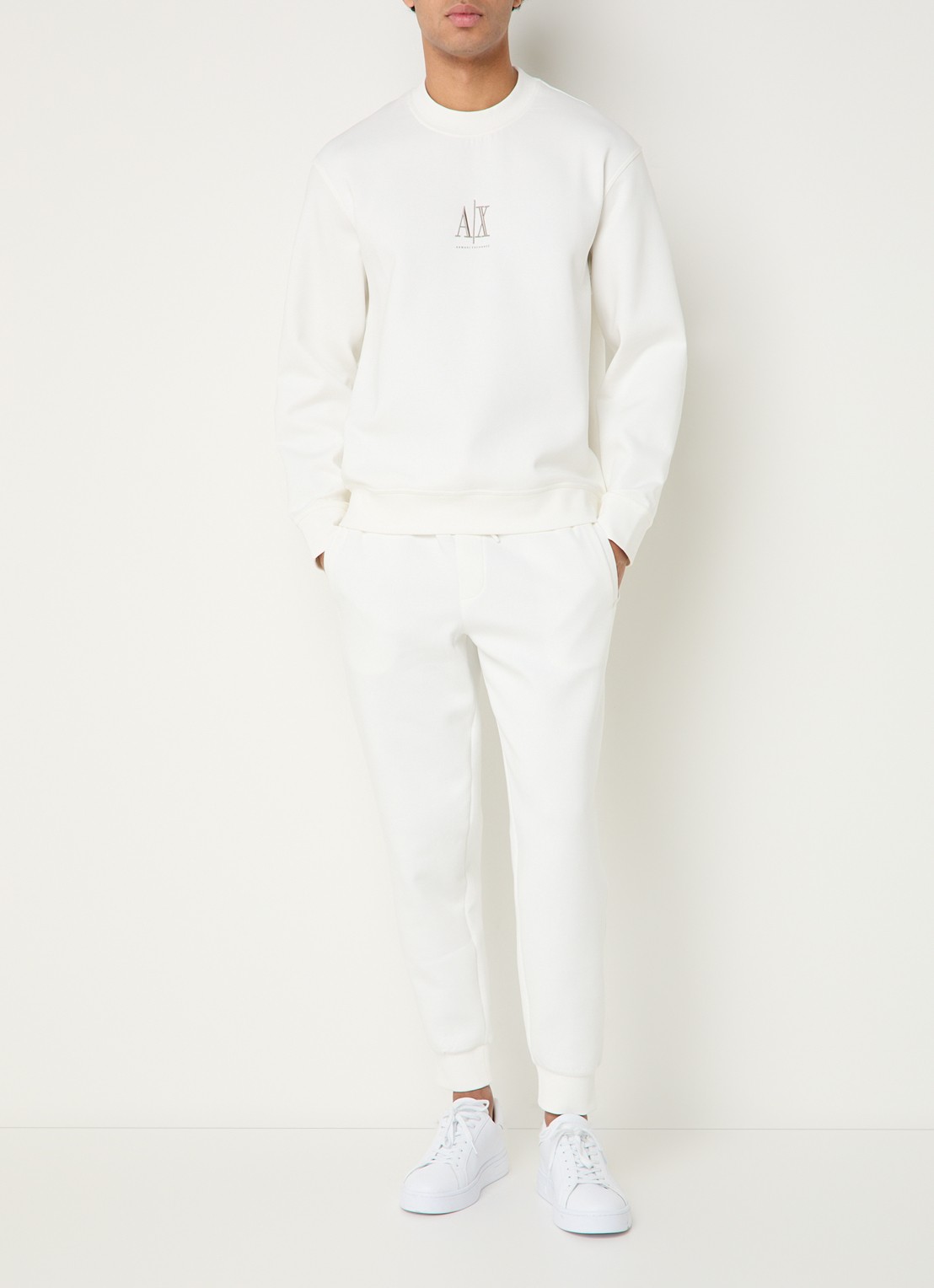 Armani Tapered fit joggingbroek met steekzakken - voorkant 3 gebroken wit