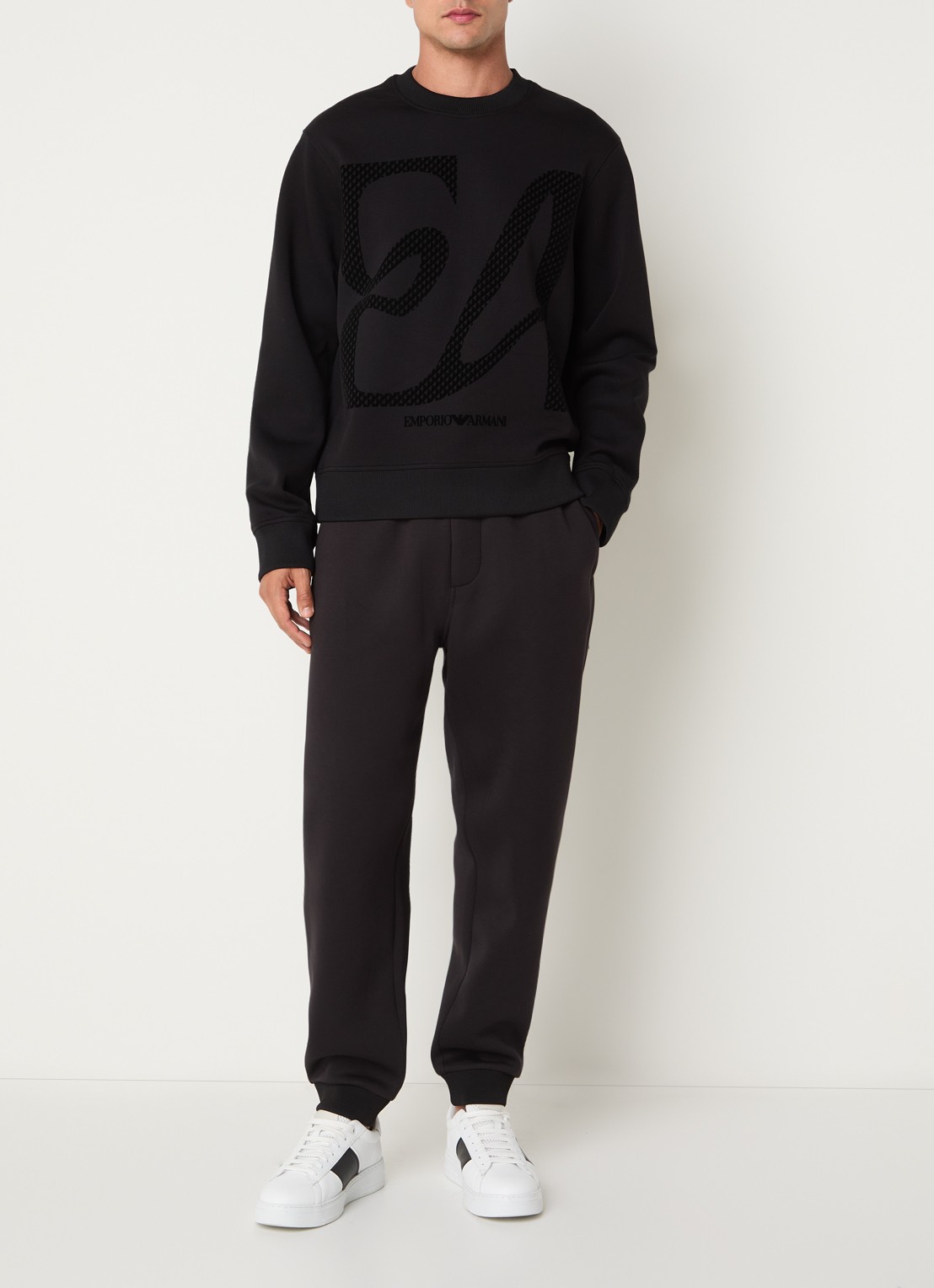 Armani Tapered fit joggingbroek - voorkant 3 zwart