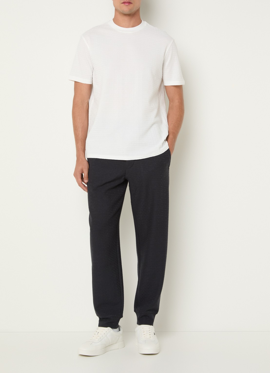 Armani Tapered fit joggingsbroek met logoborduring - voorkant 3 blauw
