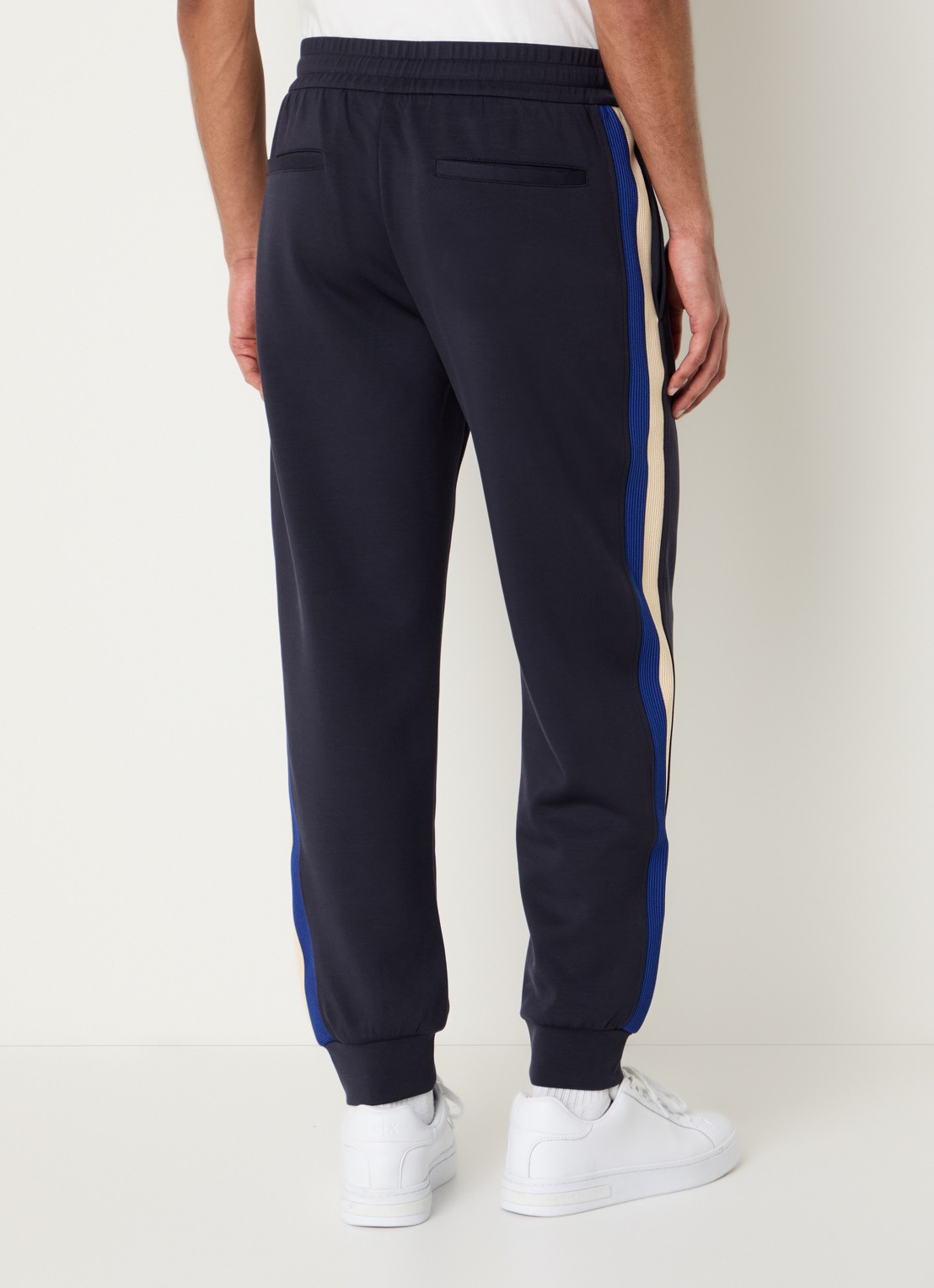 Armani Tapered fit trackpants met paspelzakken - achterkant donkerblauw