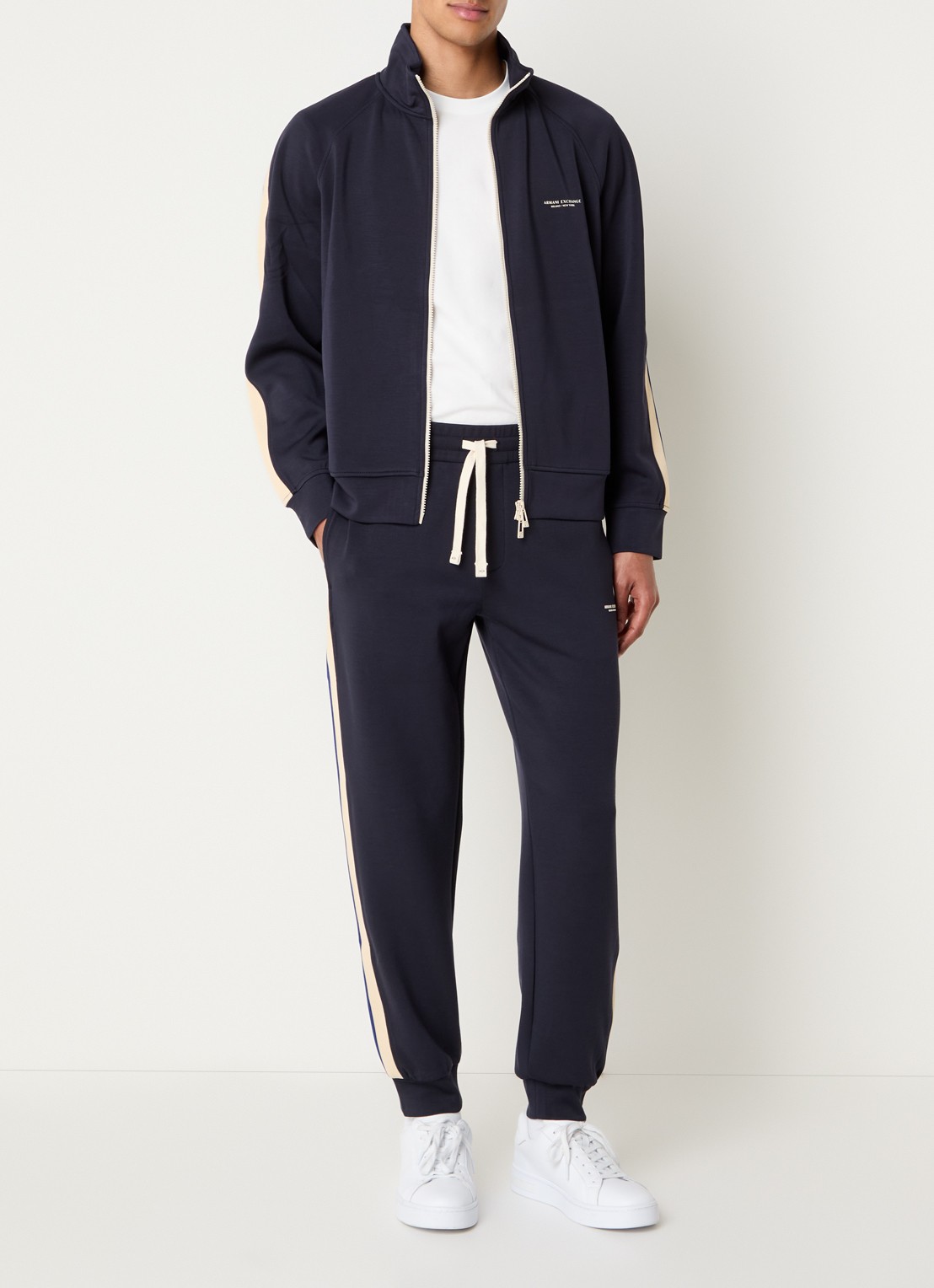 Armani Tapered fit trackpants met paspelzakken - voorkant 3 donkerblauw