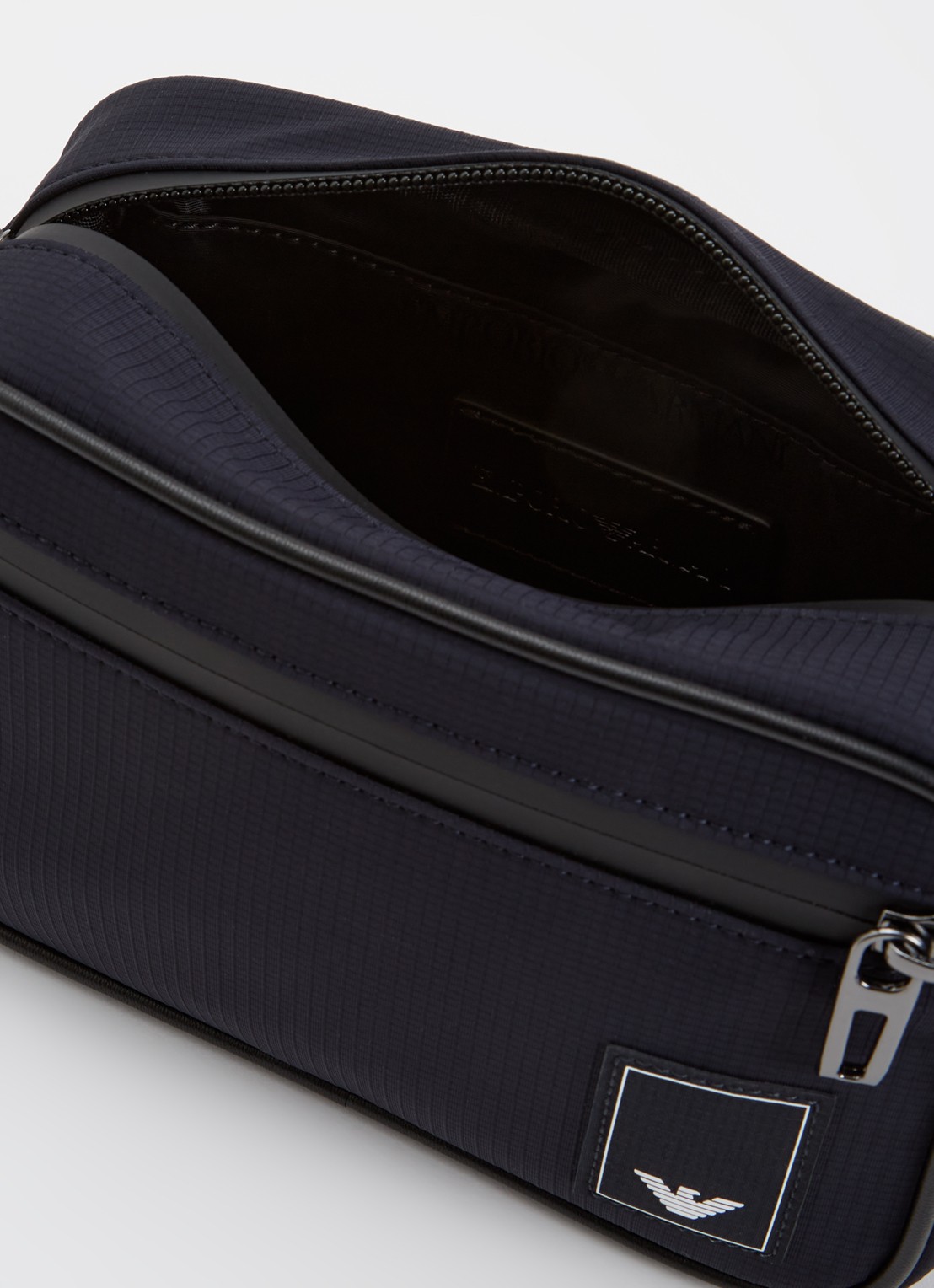 Armani Tech crossbodytas met logo - detail 2 donkerblauw