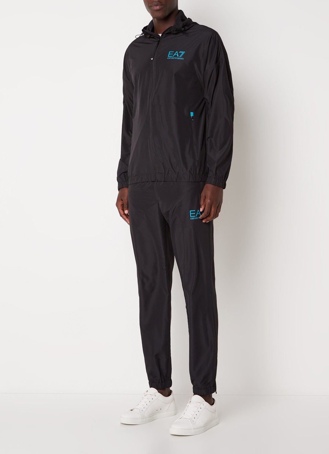 Armani Trainingspak met capuchon en ritszakken - detail zwart
