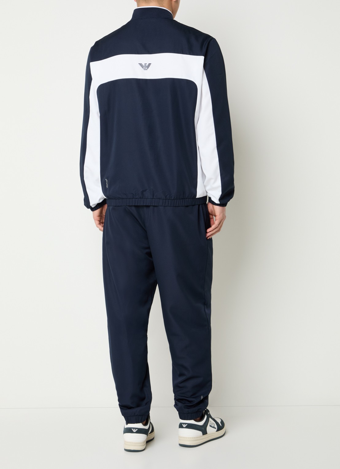Armani Trainingspak met logo en steekzakken - achterkant 3 donkerblauw
