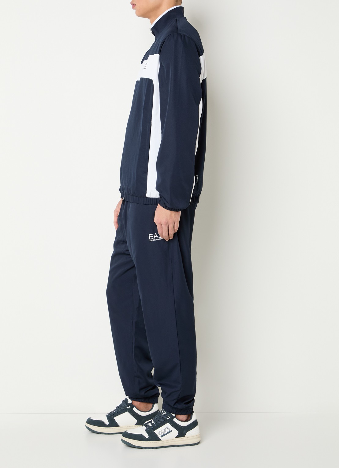 Armani Trainingspak met logo en steekzakken - voorkant 2 donkerblauw