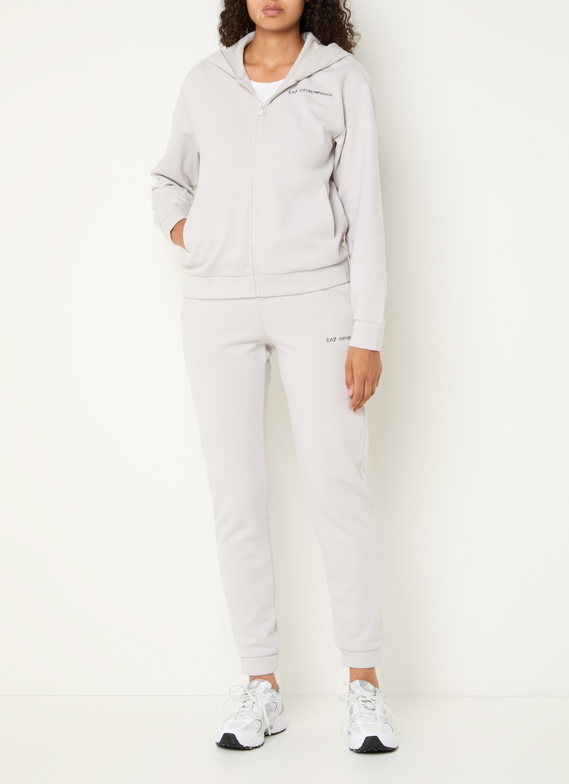 Armani Trainingspak met logo - detail 4 beige