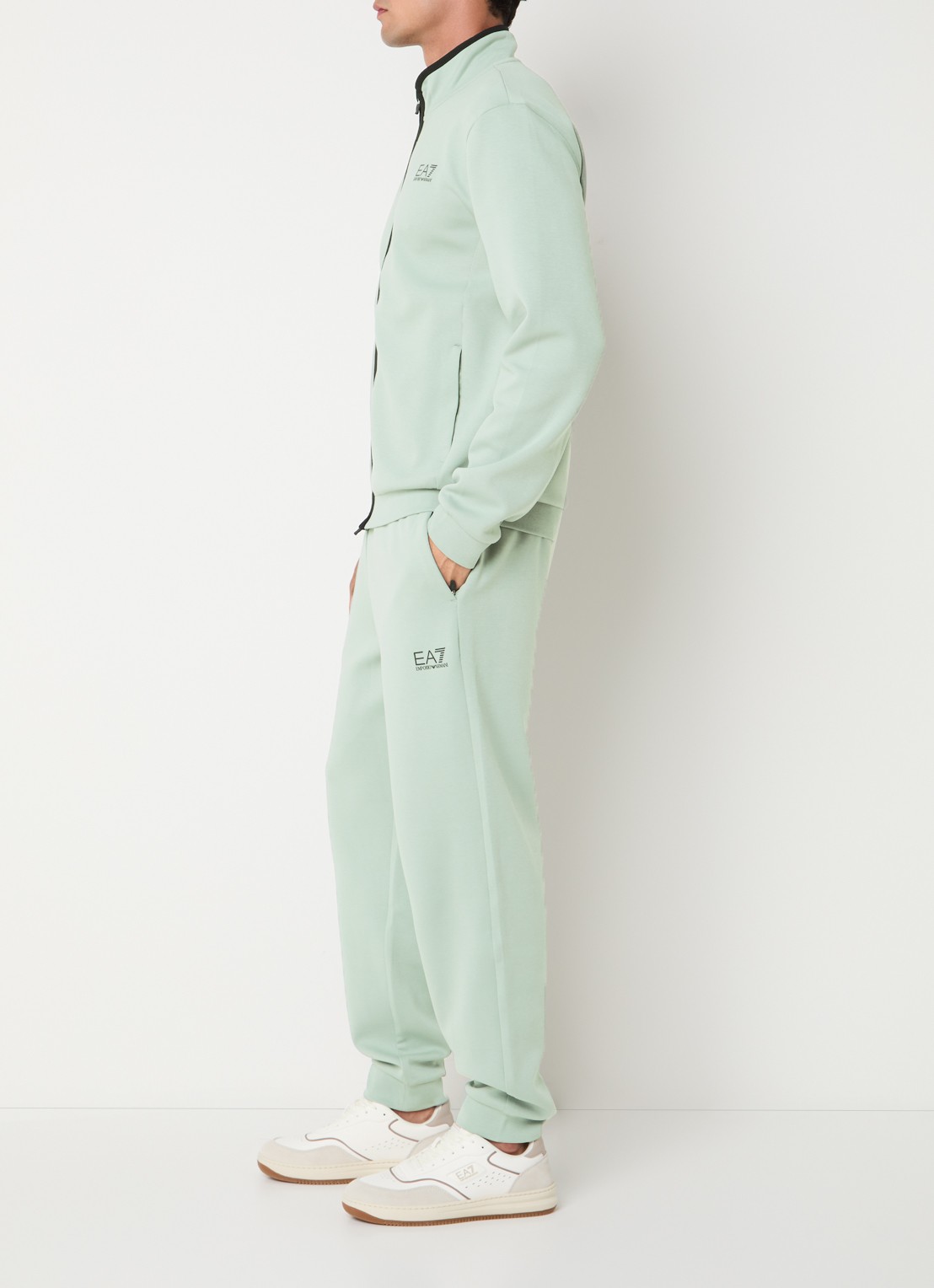 Armani Trainingspak met logoprint - voorkant 2 mint