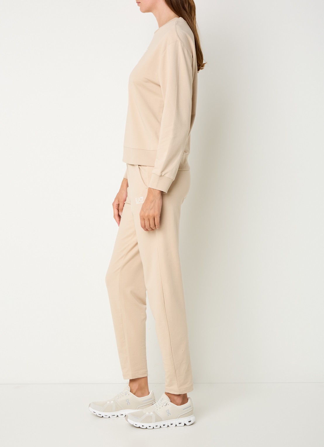 Armani Trainingspak met logoprint - voorkant 2 beige
