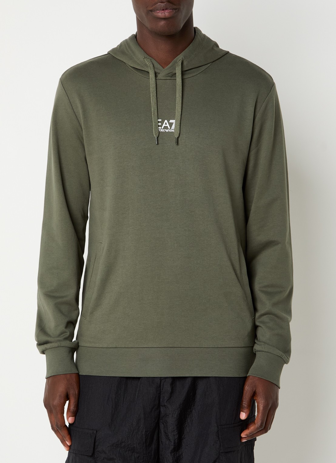 Armani Trainingspak met steekzakken en logo - detail legergroen