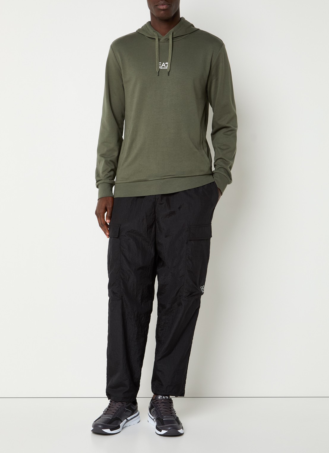 Armani Trainingspak met steekzakken en logo - voorkant 4 legergroen
