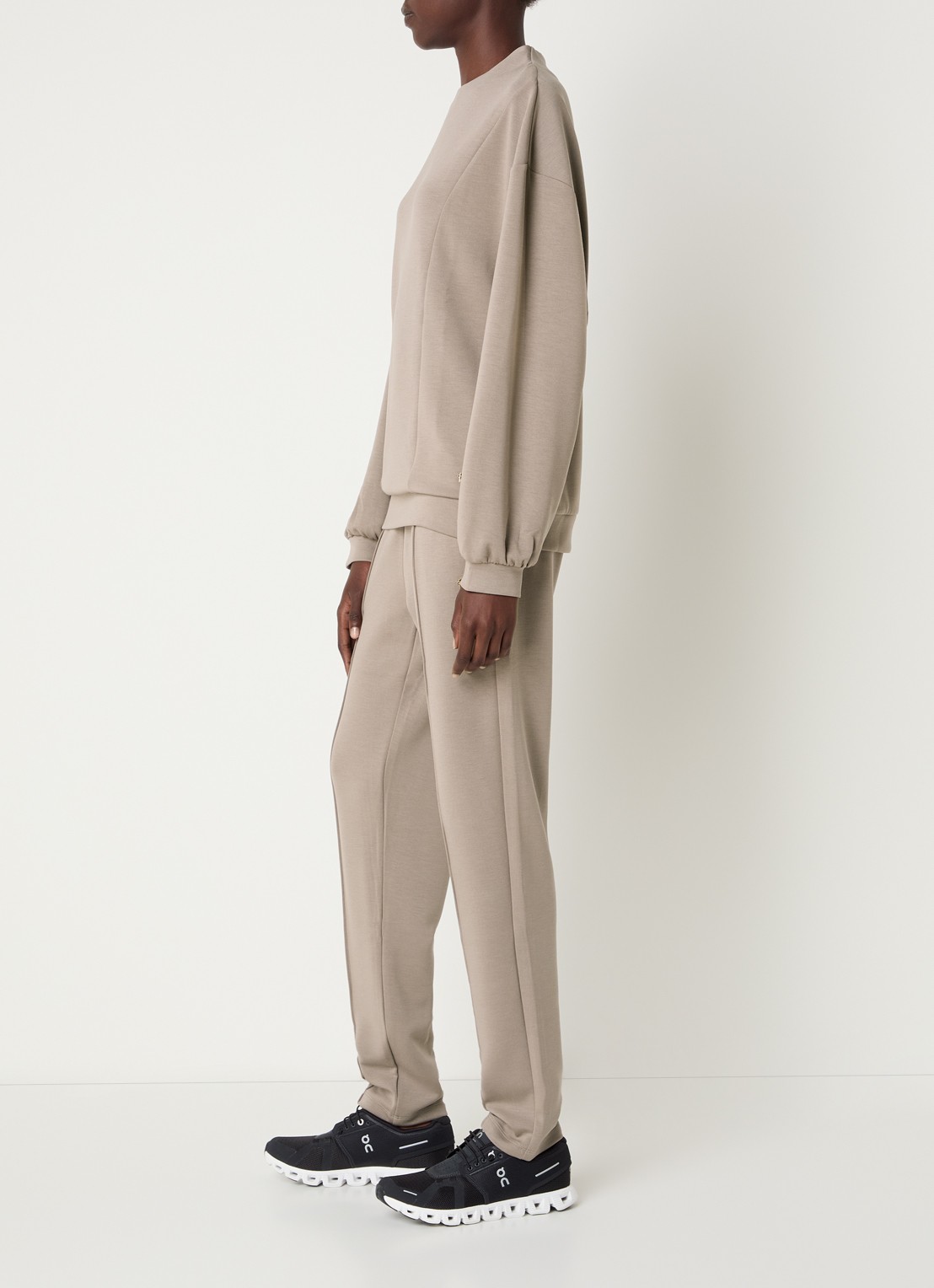 Armani Trainingspak met steekzakken - voorkant 2 beige