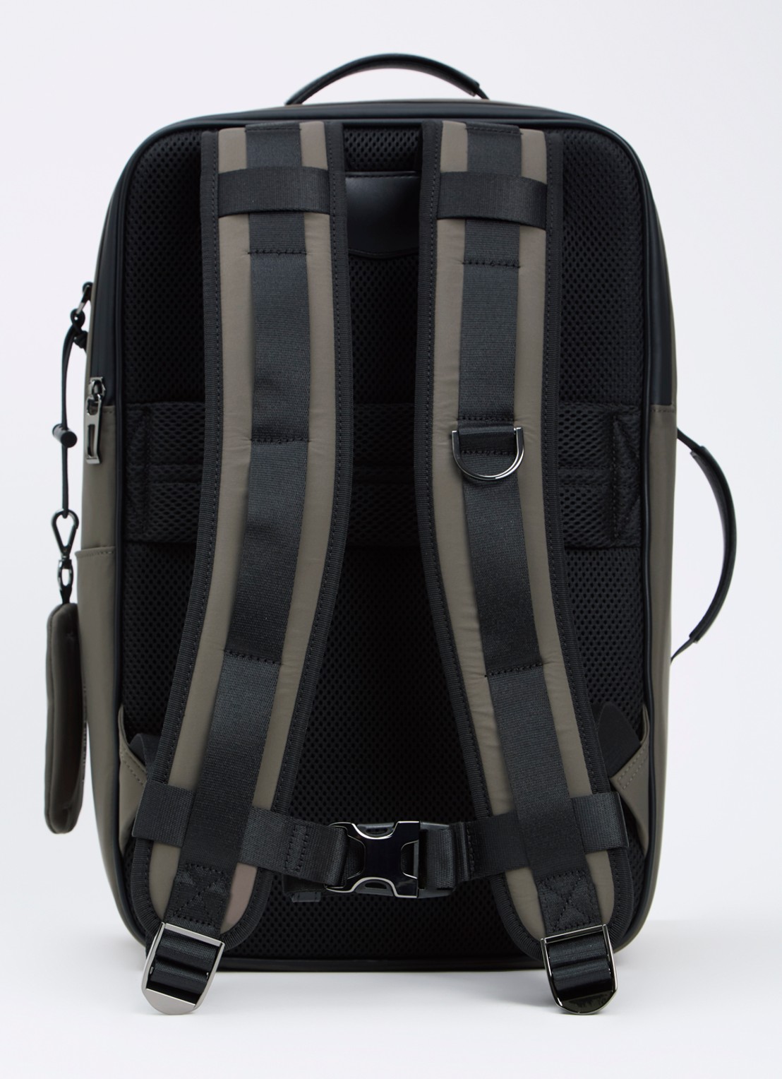 Armani Travel Essentials rugzak met logo - achterkant 3 bronsgroen