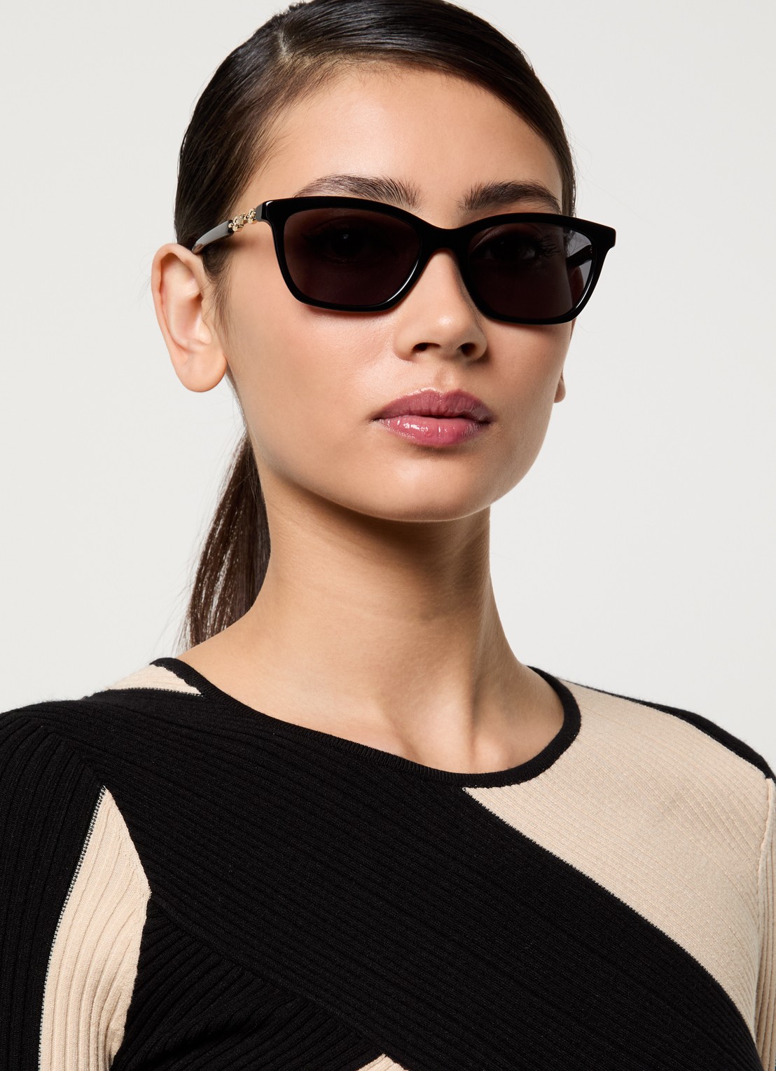Armani Wayfarer zonnebril EA4238 - voorkant 5 zwart