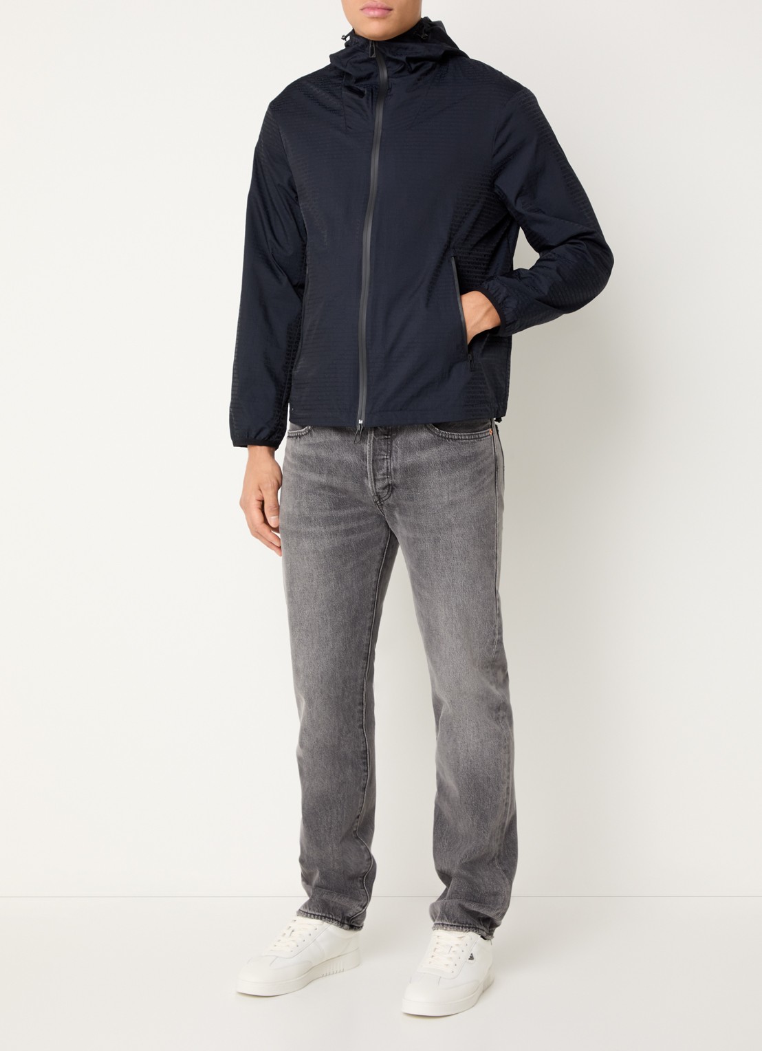 Armani Windjack met capuchon en ritszakken - voorkant 4 iconico 0920 blu nav / donkerblauw