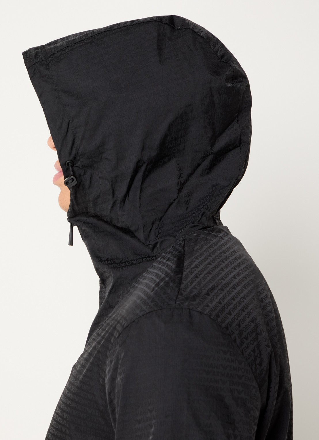 Armani Windjack met capuchon en ritszakken - detail 5 black beauty / zwart