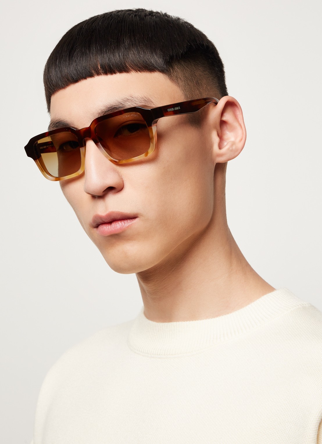 Armani Zonnebril AR8194U - voorkant 5 bruin