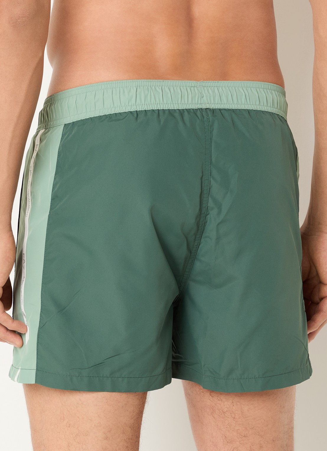 Armani Zwemshorts met logo en steekzakken - achterkant olijfgroen