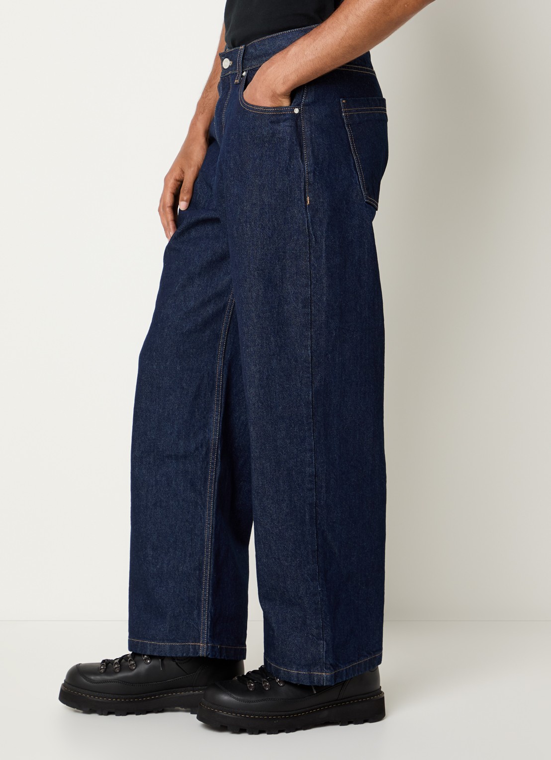 Arte Antwerp Big A Uniform loose fit jeans met gekleurde wassing en backprint - detail 5 indigo