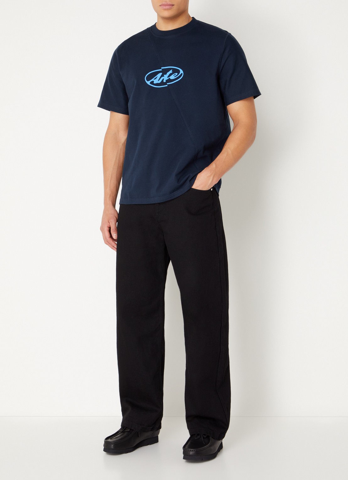 Arte Antwerp Circle Logo tapered fit jeans met gekleurde wassing - voorkant 5 zwart