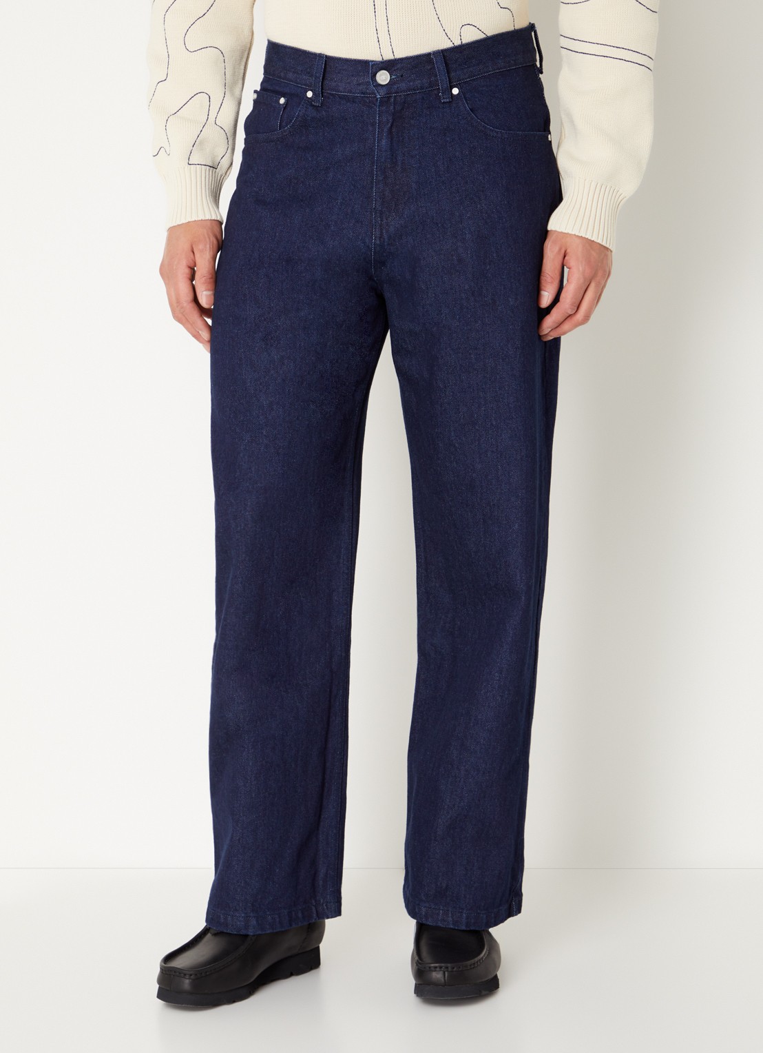Arte Antwerp Circle Logo tapered fit jeans met gekleurde wassing - detail indigo
