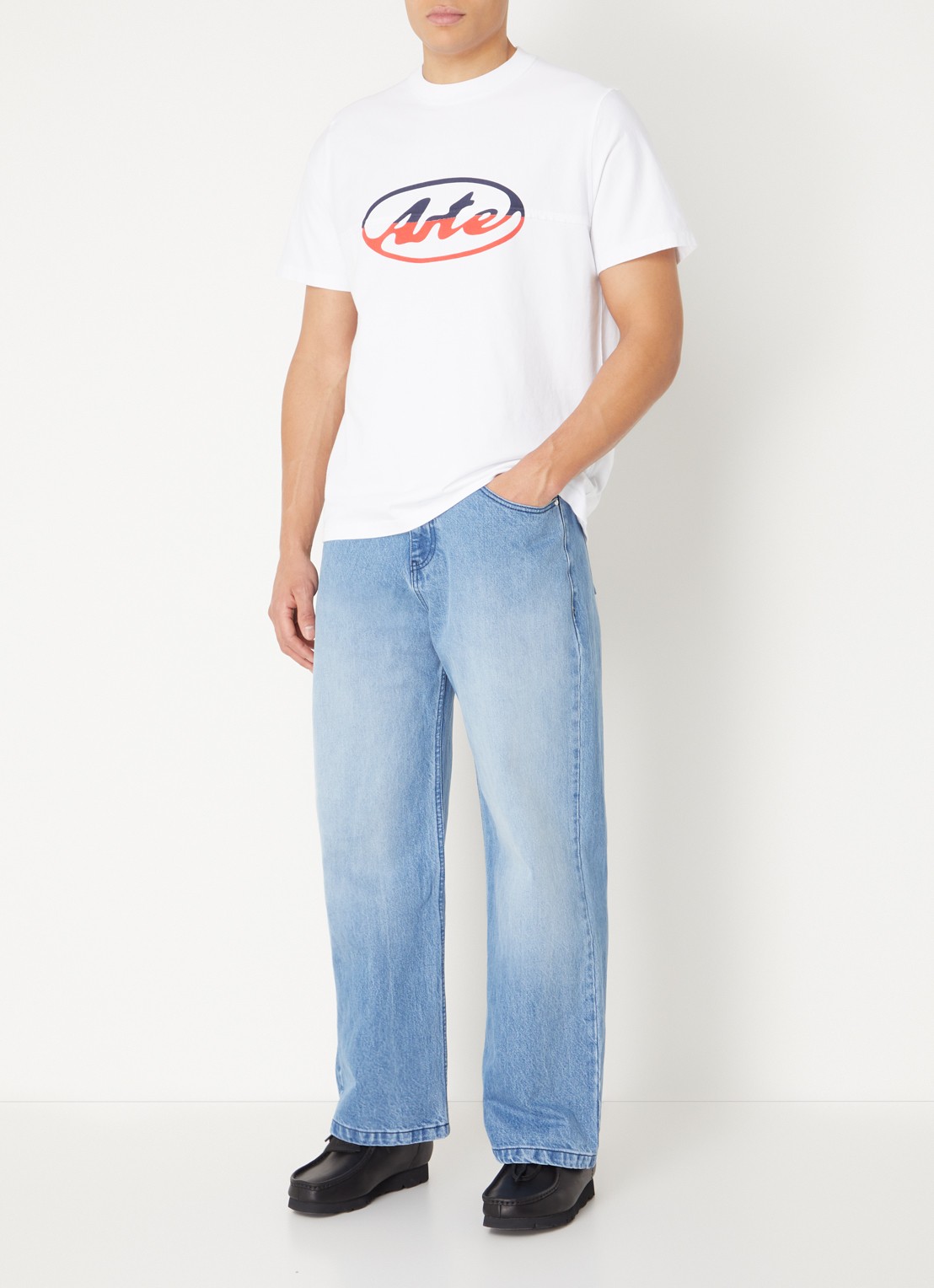 Arte Antwerp Circle Logo tapered fit jeans met gekleurde wassing - voorkant 3 blauw