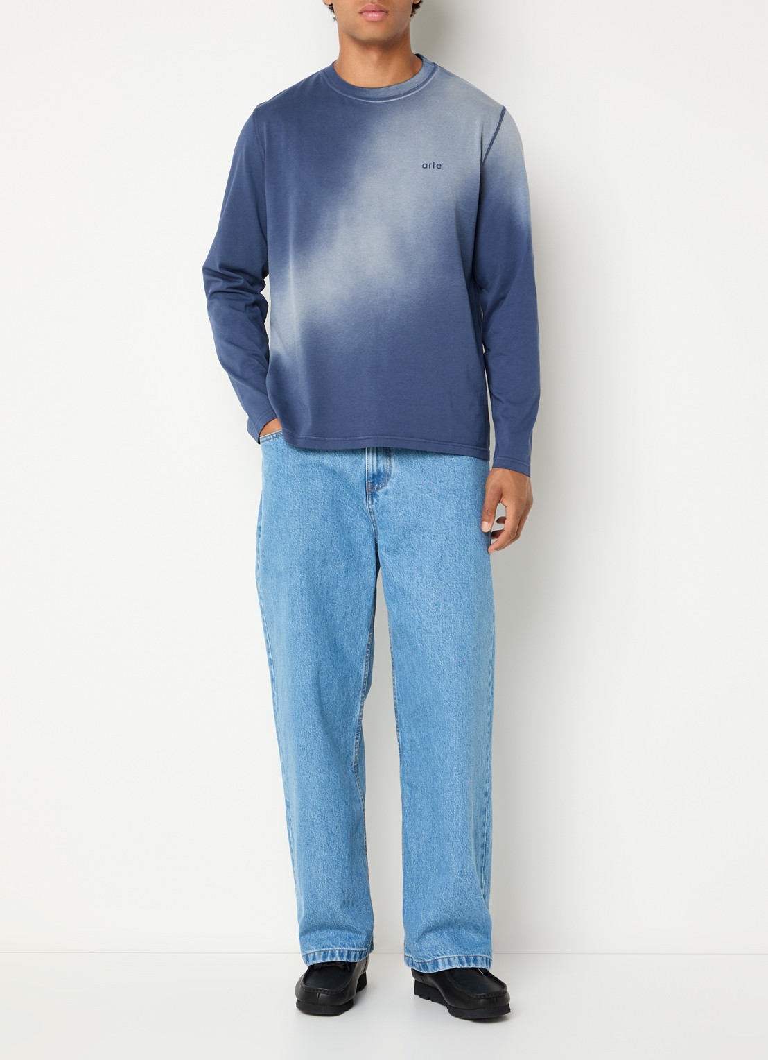 Arte Antwerp Fadeout longsleeve met logo- en backprint - voorkant 4 donkerblauw