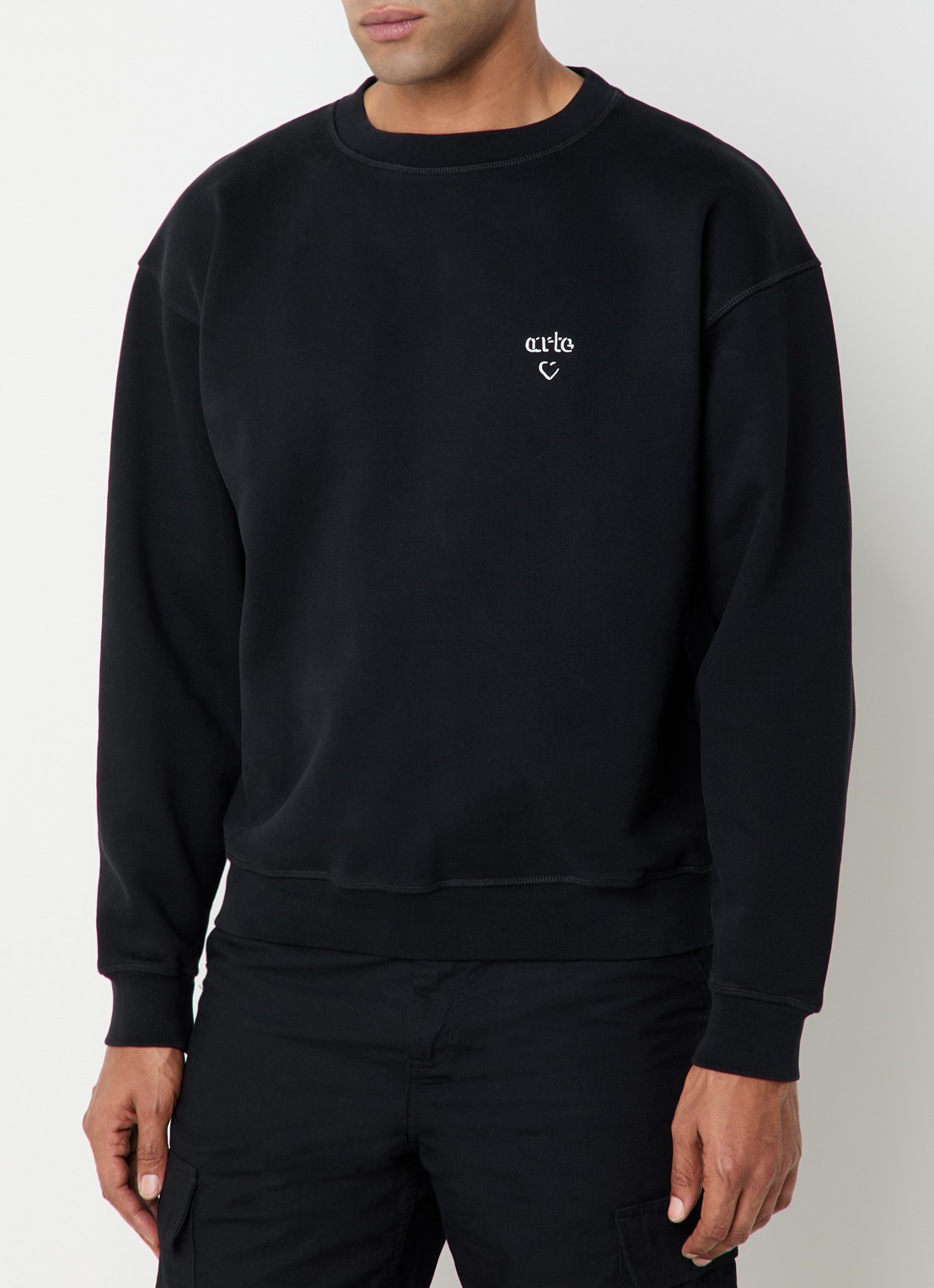 Arte Antwerp Heart sweater met logo - detail zwart