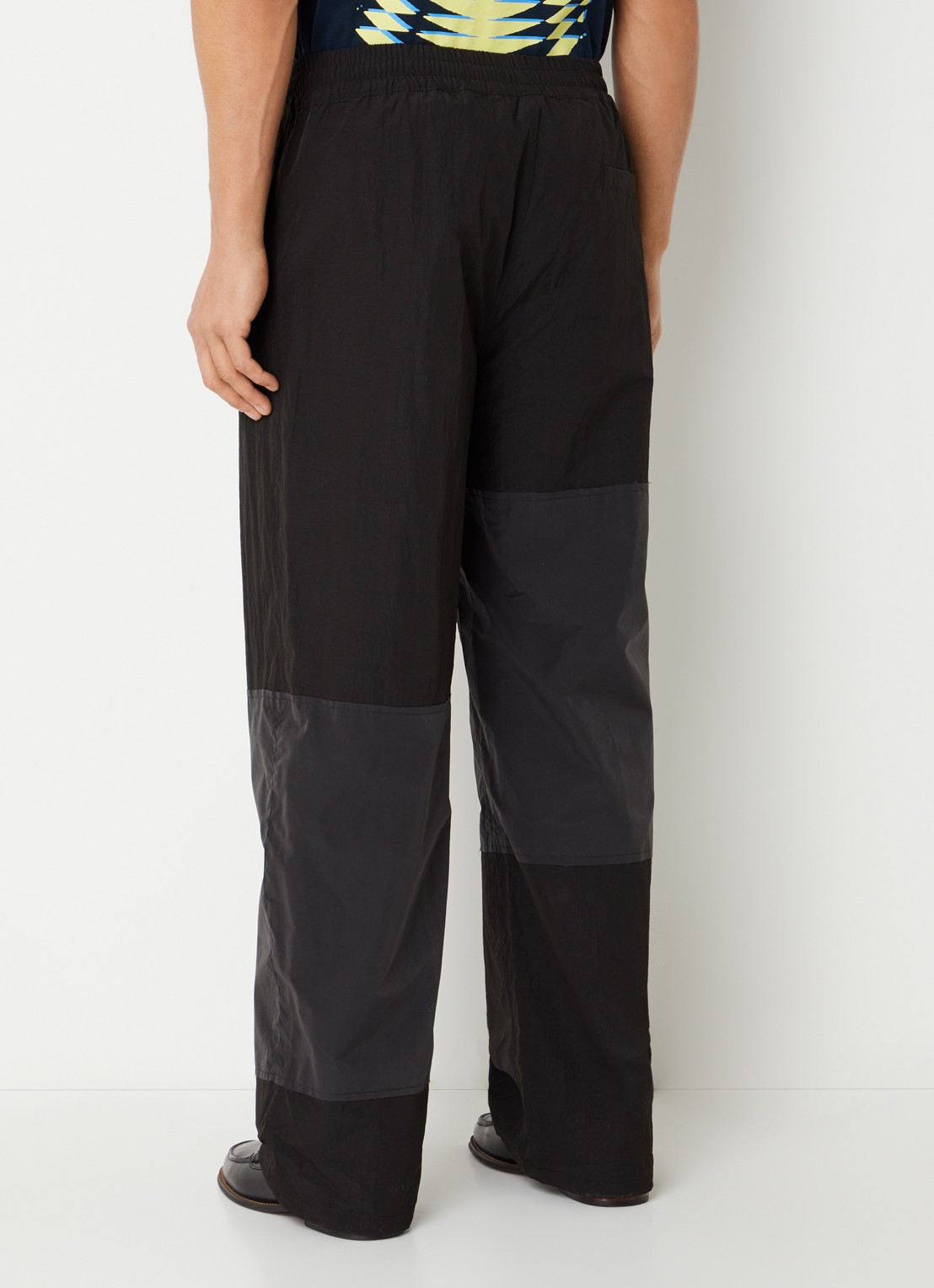 Arte Antwerp Loose fit broek met steekzakken - achterkant zwart