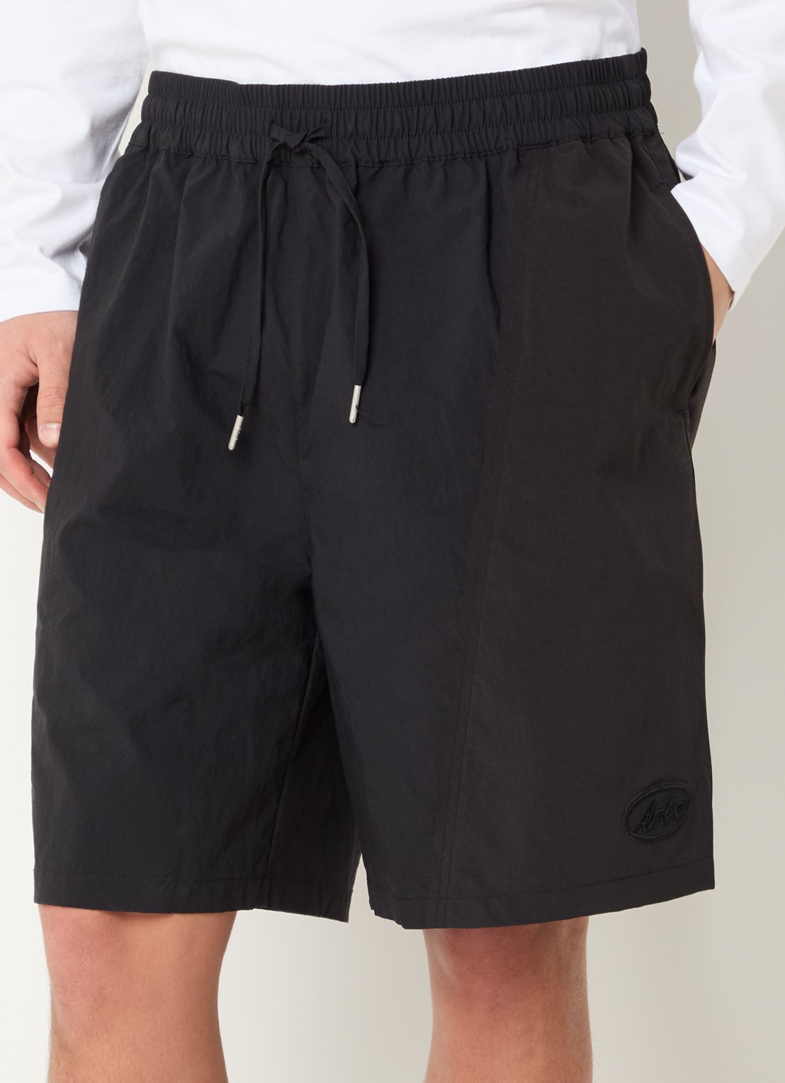 Arte Antwerp Loose fit korte broek met steekzakken en logoborduring - detail 4 zwart