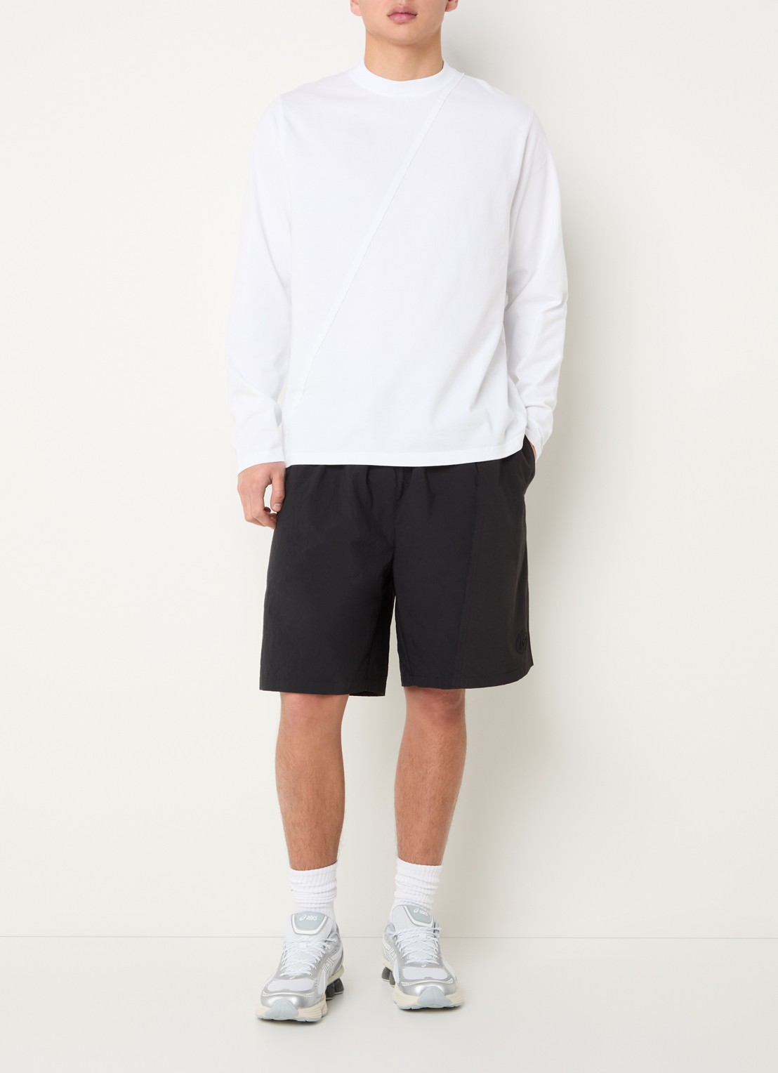 Arte Antwerp Loose fit korte broek met steekzakken en logoborduring - voorkant 3 zwart
