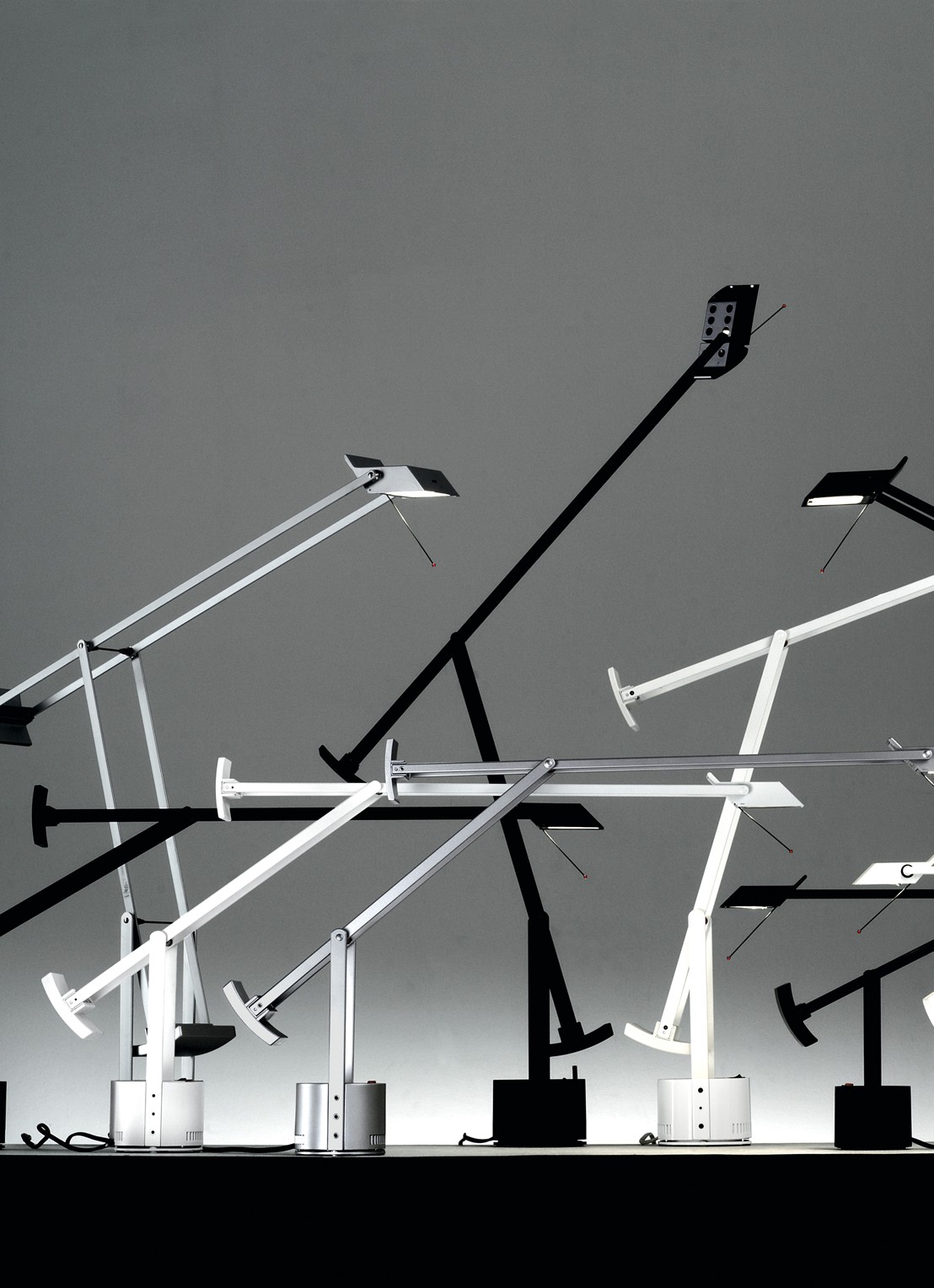 Artemide Tizio bureaulamp retrofit - detail 2 zwart