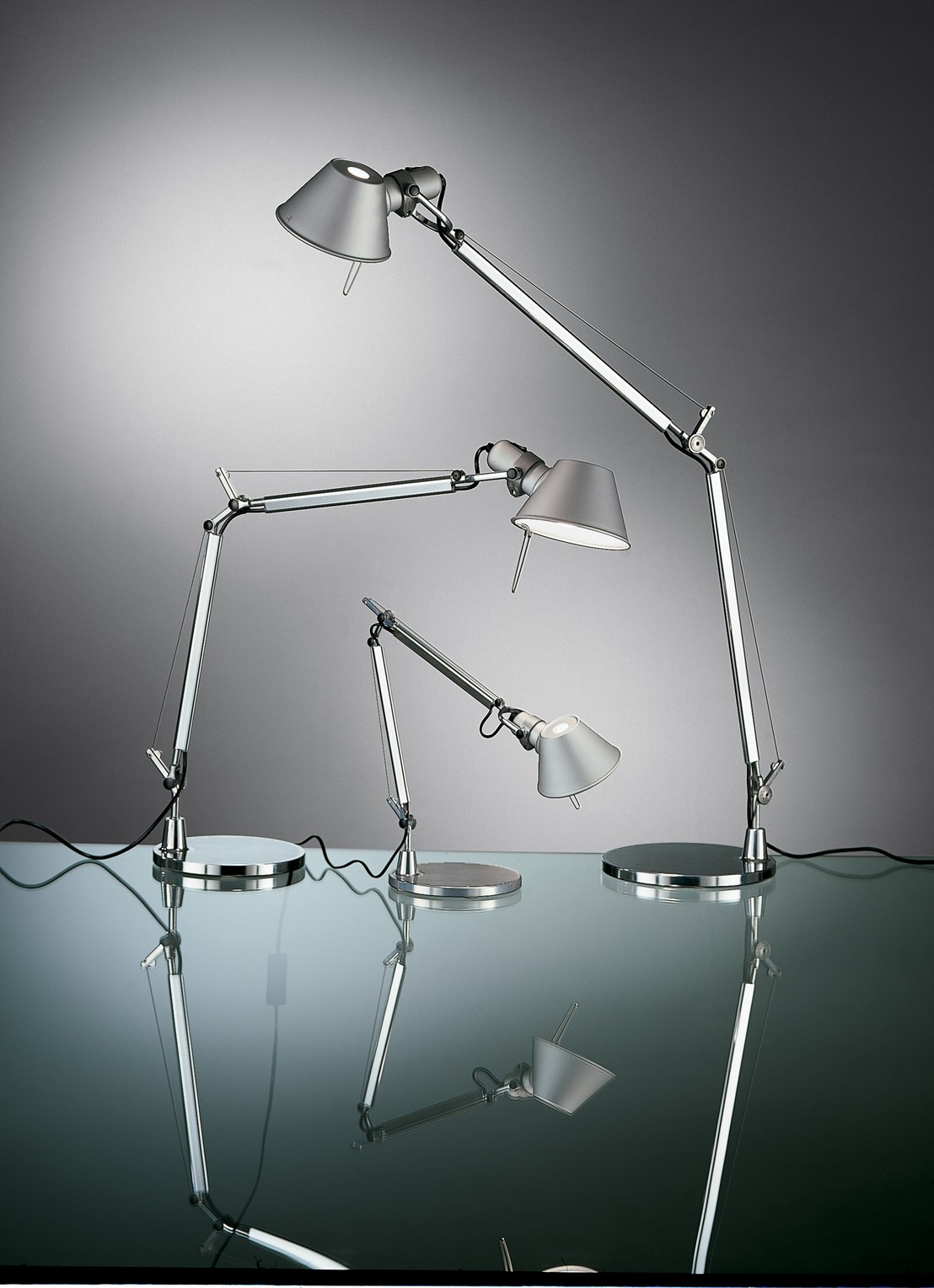 Artemide Tolomeo Micro tafellamp 73 x Ø17 cm - detail 2 metaal