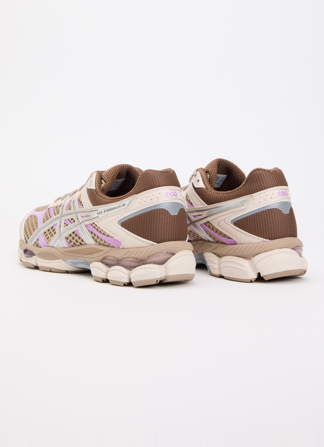 ASICS Gel-Cumulus 16 sneaker met mesh details - achterkant bruin