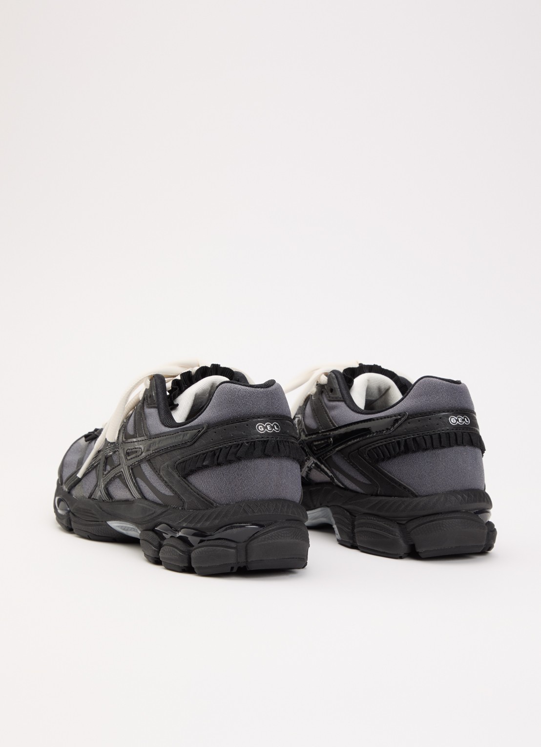 ASICS Gel-Cumulus 16 sneaker met mesh details - achterkant 2 zwart