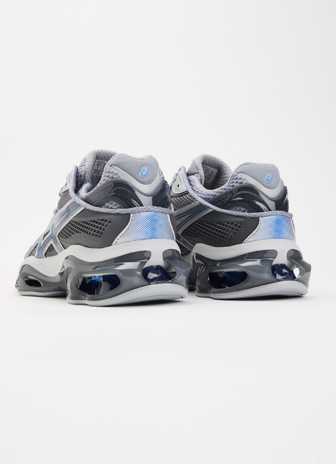 ASICS Gel-Kinetic 2.0 sneaker met mesh details en metallic finish - achterkant zilver