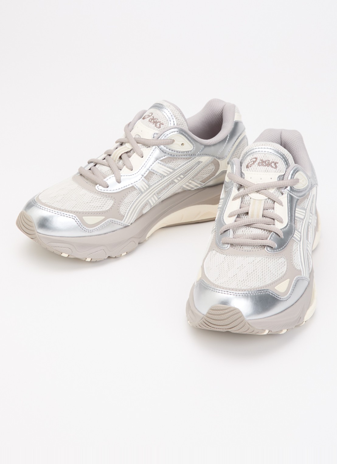 ASICS Gel-NYC 2.0 sneaker met metallic finish  - detail 2 taupe