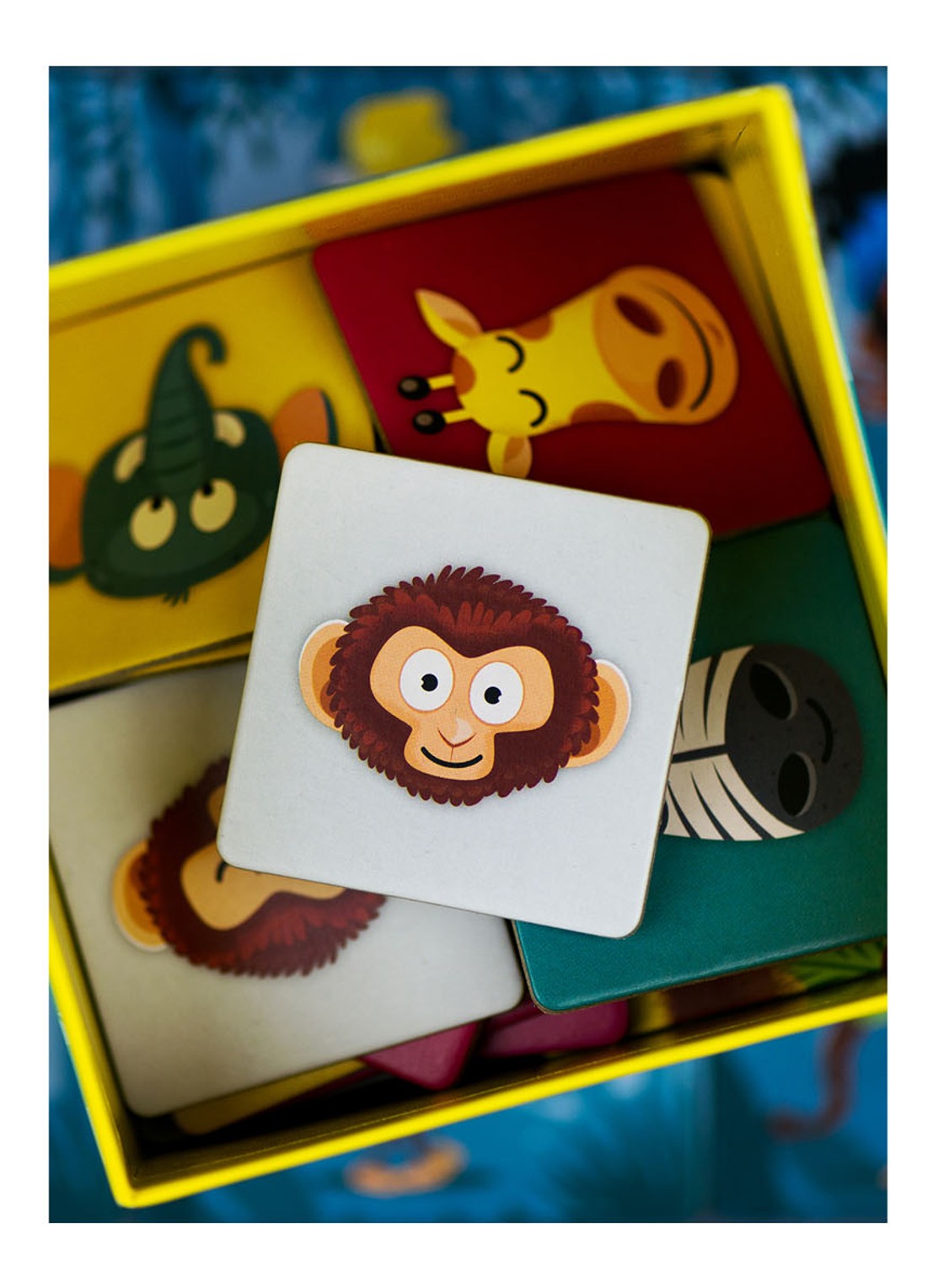Asmodee Jungle speed kids kaartspel - voorkant 2 lichtblauw